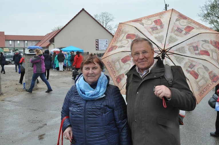 Pielgrzymka Żywego Różańca do Skrzatusza