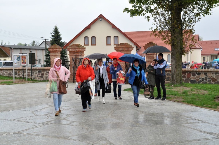 Pielgrzymka Żywego Różańca do Skrzatusza