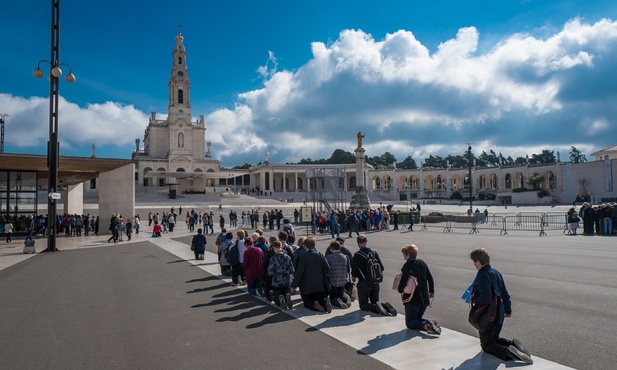 Tłumy w Fatimie