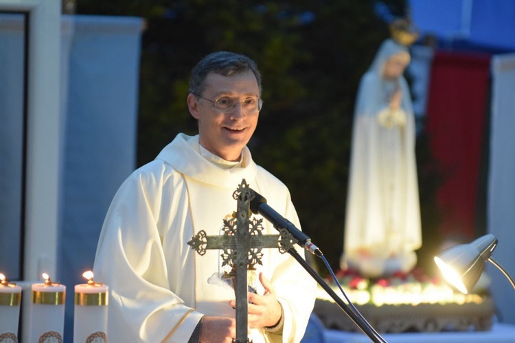 o. Javier Álvarez-Ossorio SScc podziękował biskupowi na ustanowienie nowego sanktuarium.