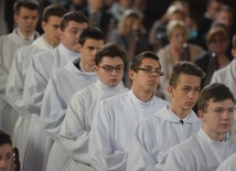 Do grona ceremoniarzy przyjęto 30 młodzieńców, a do lektorów 60 chłopców.