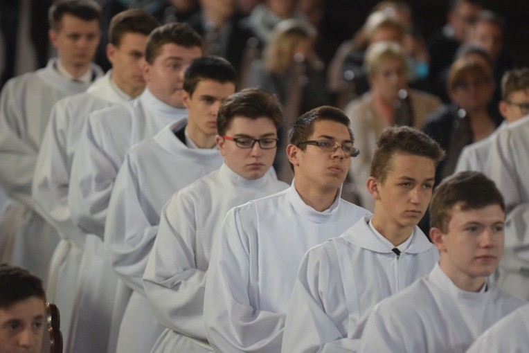 Do grona ceremoniarzy przyjęto 30 młodzieńców, a do lektorów 60 chłopców.