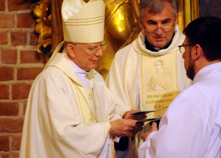 Pielgrzymka Nadzwyczajnych Szafarzy Komunii Świętej do grobu św. Stanisława Kazimierczyka