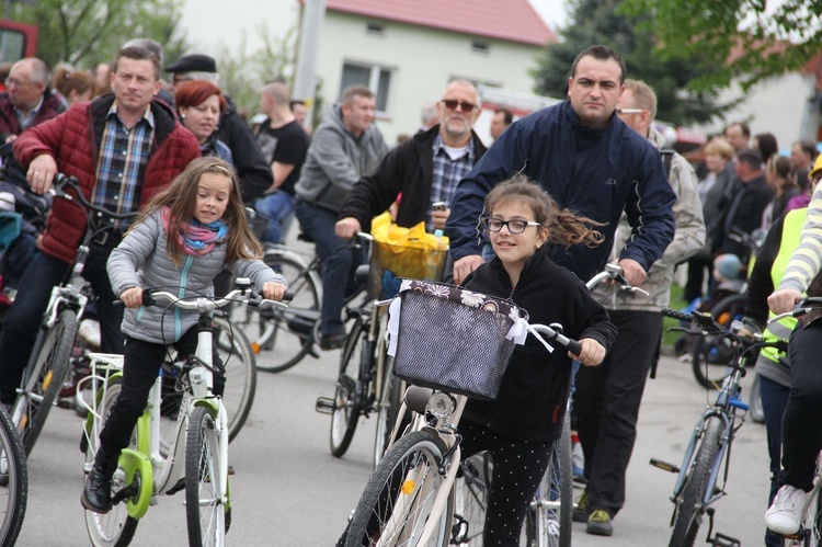 Motocykliści w kościele w Zgórsku