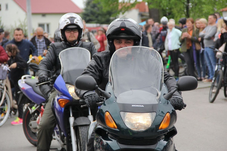 Motocykliści w kościele w Zgórsku