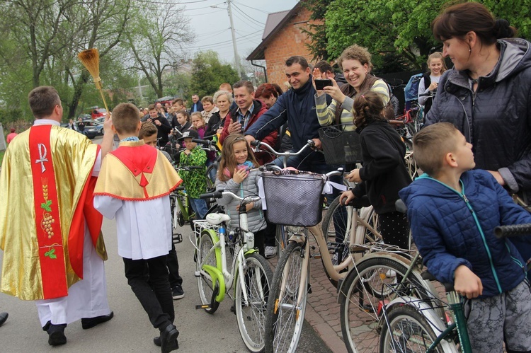 Motocykliści w kościele w Zgórsku