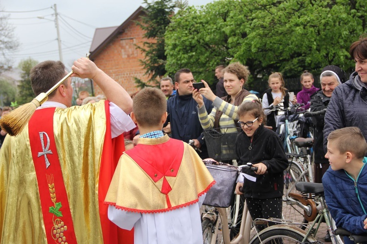 Motocykliści w kościele w Zgórsku