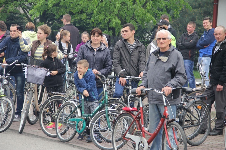 Motocykliści w kościele w Zgórsku