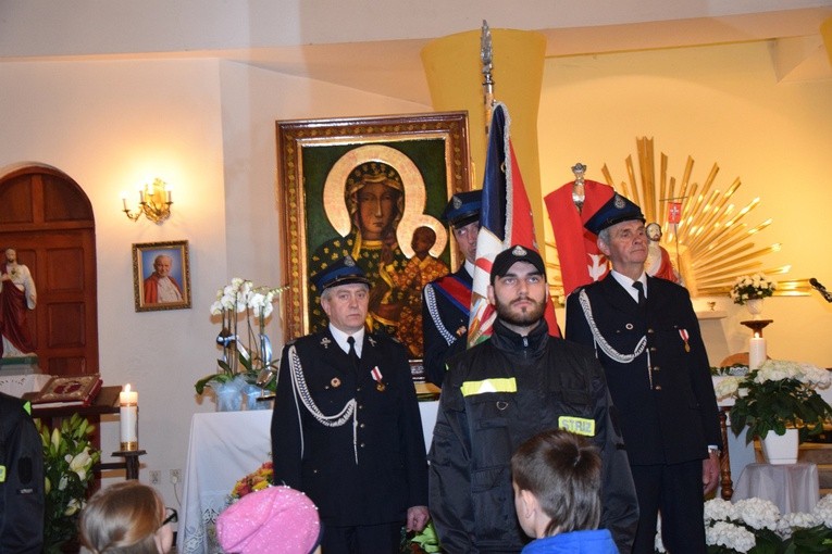 Powitanie ikony MB Częstochowskiej w Ostrowach