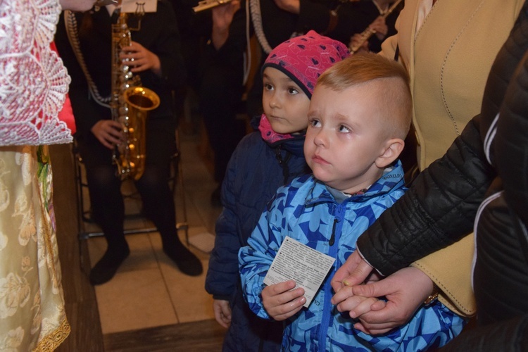 Powitanie ikony MB Częstochowskiej w Ostrowach