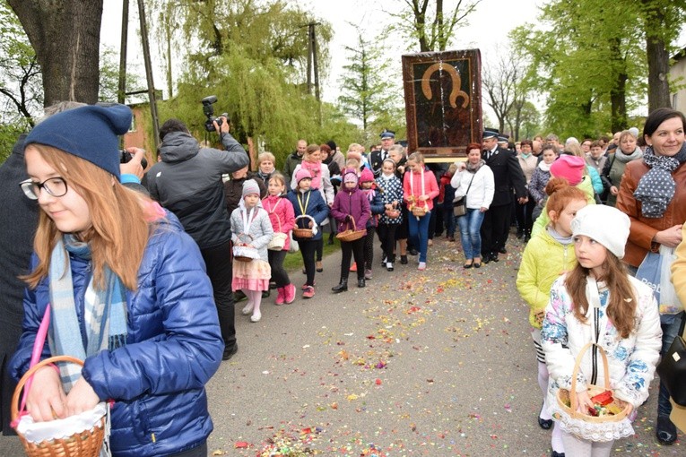 Powitanie ikony MB Częstochowskiej w Ostrowach