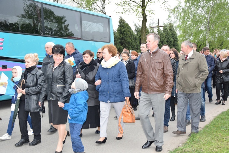 Powitanie ikony MB Częstochowskiej w Ostrowach