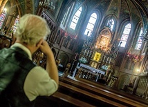 ▲	Od 1 maja  do 31 października można uzyskać odpust zupełny, nawiedzając sanktuarium Najświętszej Maryi Panny.