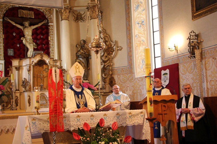 Powitanie ikony MB Częstochowskiej w Dąbrowicach