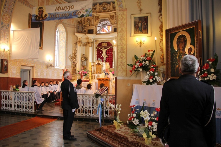 Powitanie ikony MB Częstochowskiej w Dąbrowicach