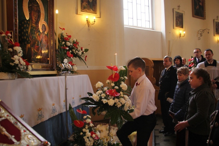 Powitanie ikony MB Częstochowskiej w Dąbrowicach