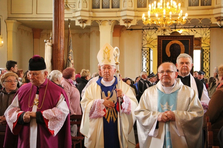 Powitanie ikony MB Częstochowskiej w Dąbrowicach