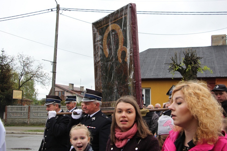 Powitanie ikony MB Częstochowskiej w Dąbrowicach