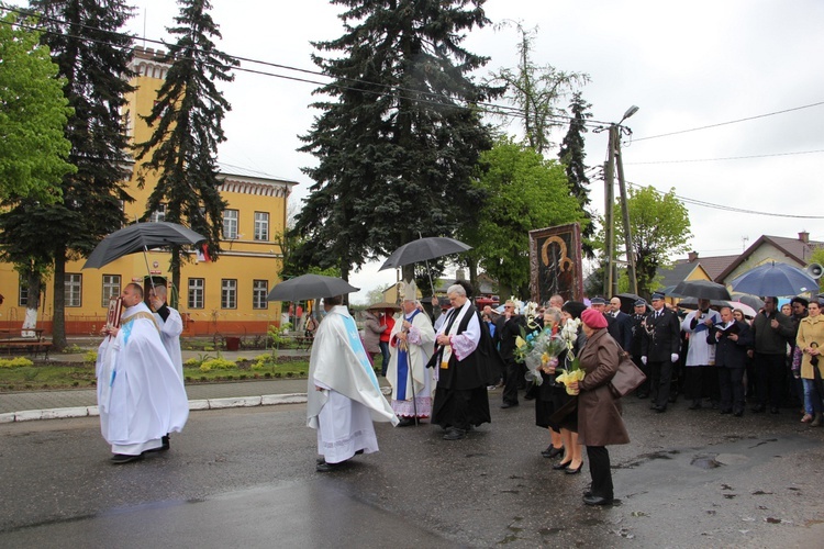 Powitanie ikony MB Częstochowskiej w Dąbrowicach