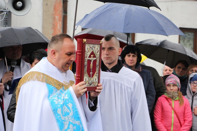 Powitanie ikony MB Częstochowskiej w Dąbrowicach