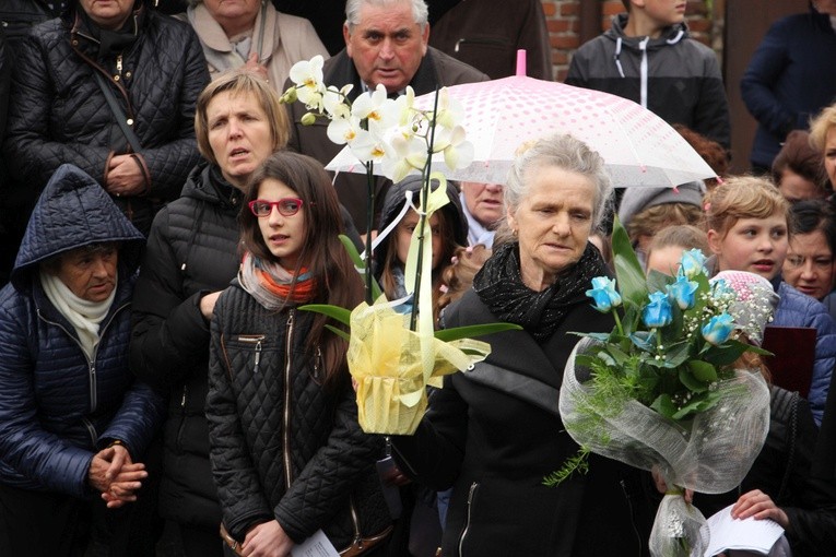 Powitanie ikony MB Częstochowskiej w Dąbrowicach