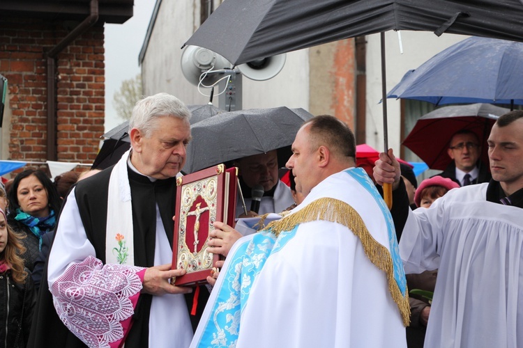 Powitanie ikony MB Częstochowskiej w Dąbrowicach