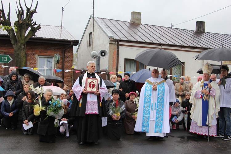 Powitanie ikony MB Częstochowskiej w Dąbrowicach