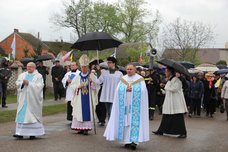 Powitanie ikony MB Częstochowskiej w Dąbrowicach