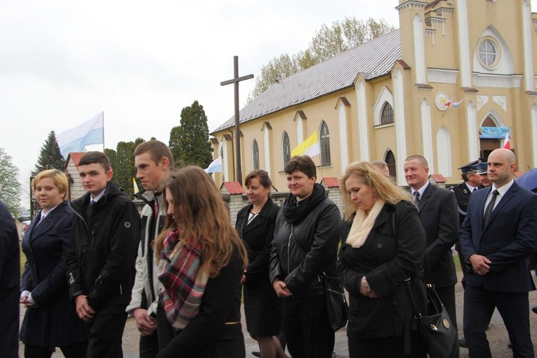 Powitanie ikony MB Częstochowskiej w Dąbrowicach