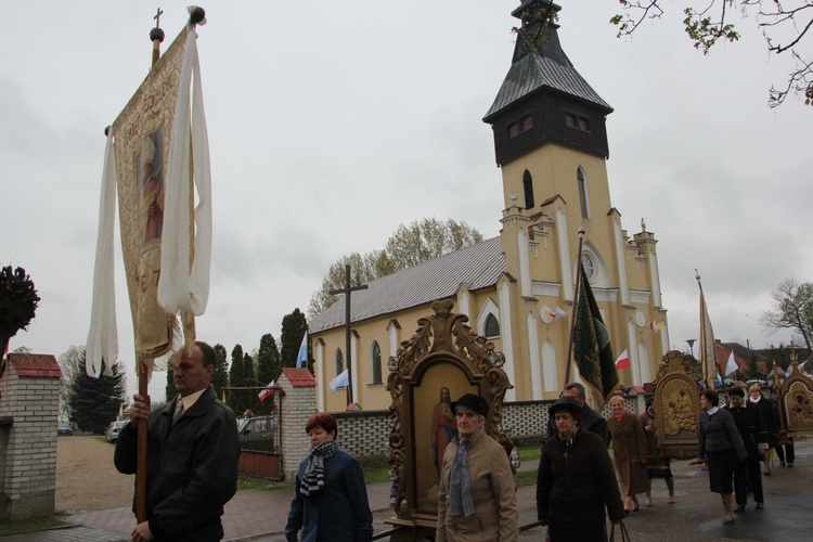 Powitanie ikony MB Częstochowskiej w Dąbrowicach