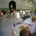 Msza w pociągu do Lourdes