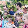 Stare ogrody co roku są miejscem rodzinnego świętowania.