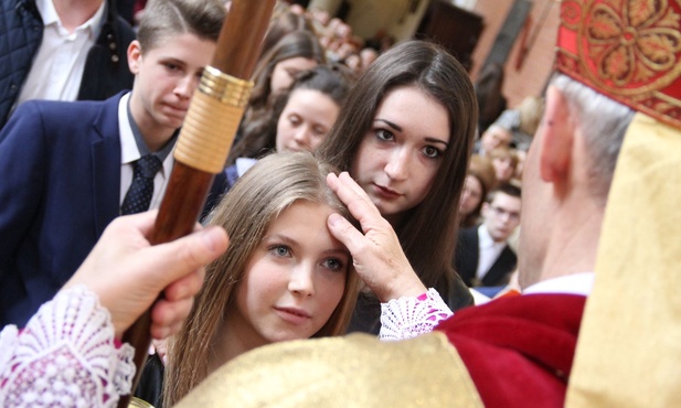 Bierzmowanie w kościele św. Stansława Kostki w Tarnowie