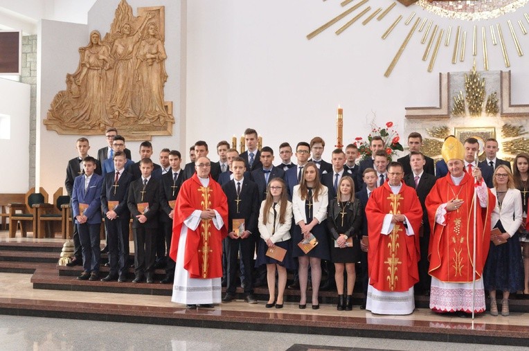 Bierzmowanie w Męcinie