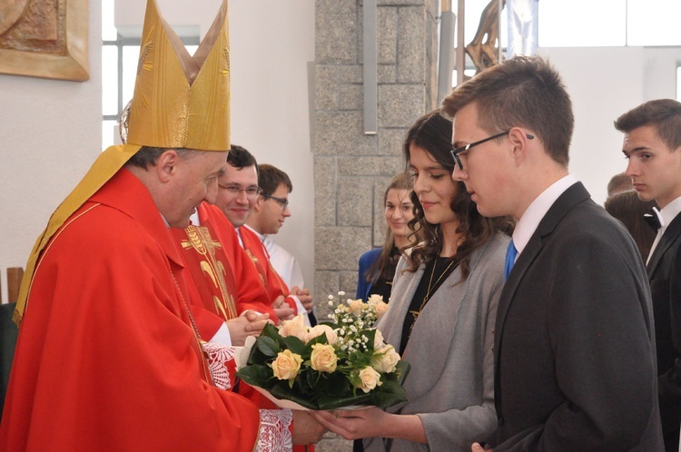 Bierzmowanie w Męcinie