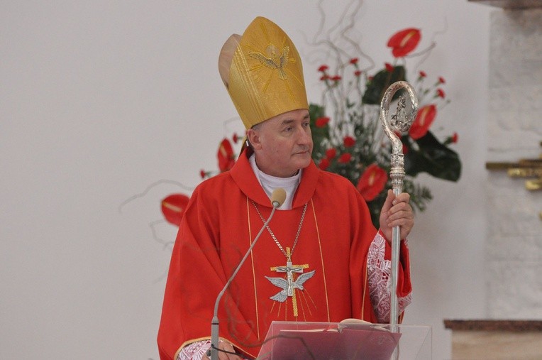 Bierzmowanie w Męcinie