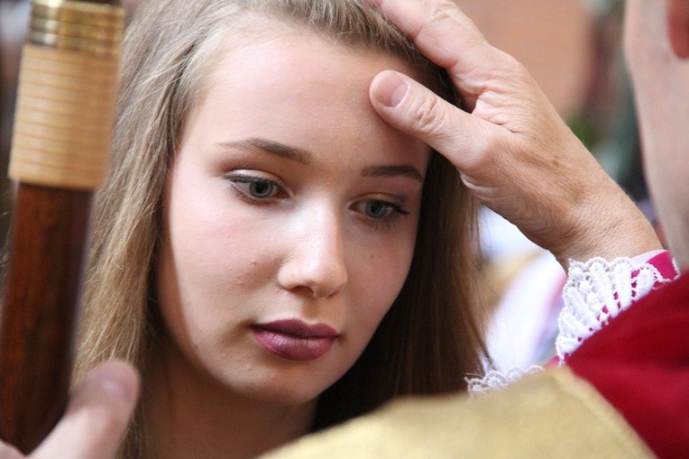 Bierzmowanie w kościele św. Stanisława Kostki w Tarnowie