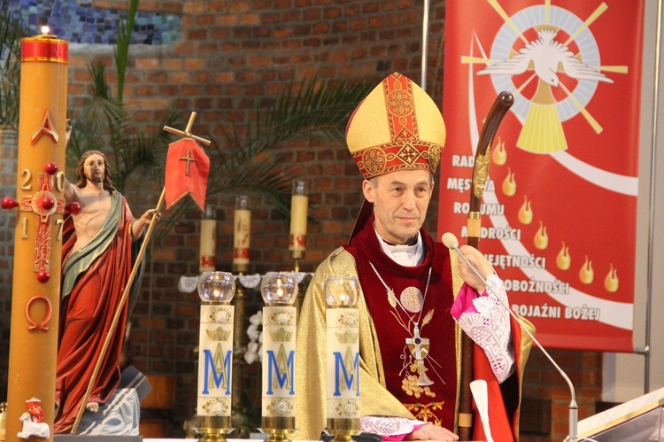 Bierzmowanie w kościele św. Stanisława Kostki w Tarnowie