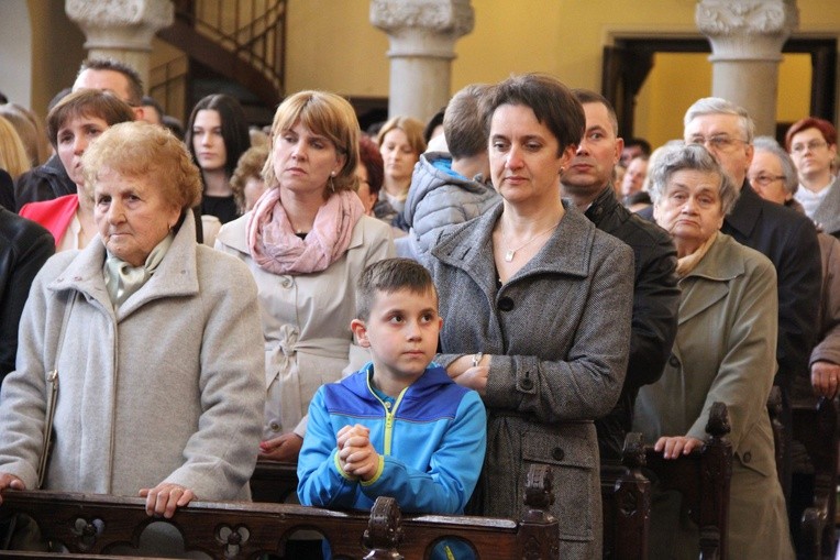 Bierzmowanie w kościele św. Stanisława Kostki w Tarnowie