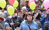 W rynku wszyscy uczestnicy otrzymali balony, które jako marzenia pofrunęły do nieba.