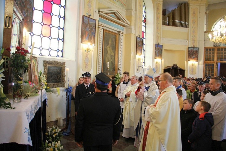 Powitanie ikony MB Częstochowskiej w Dzierzbicach