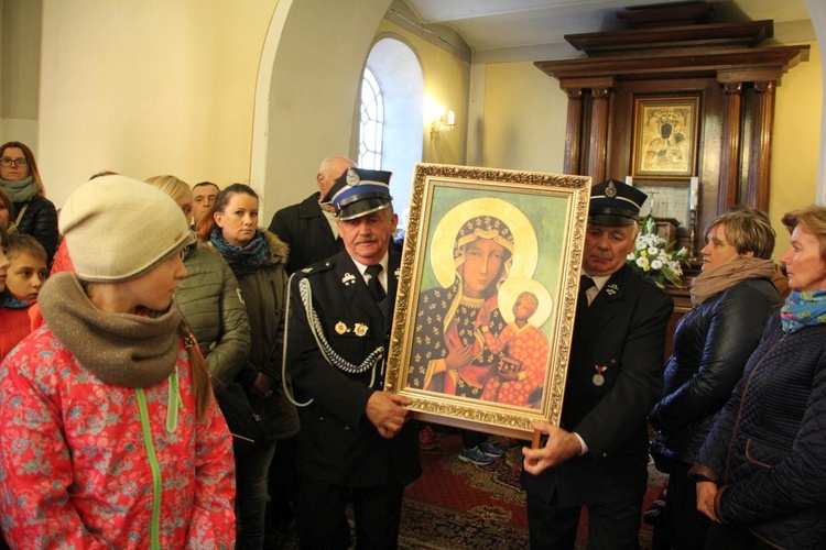 Powitanie ikony MB Częstochowskiej w Dzierzbicach