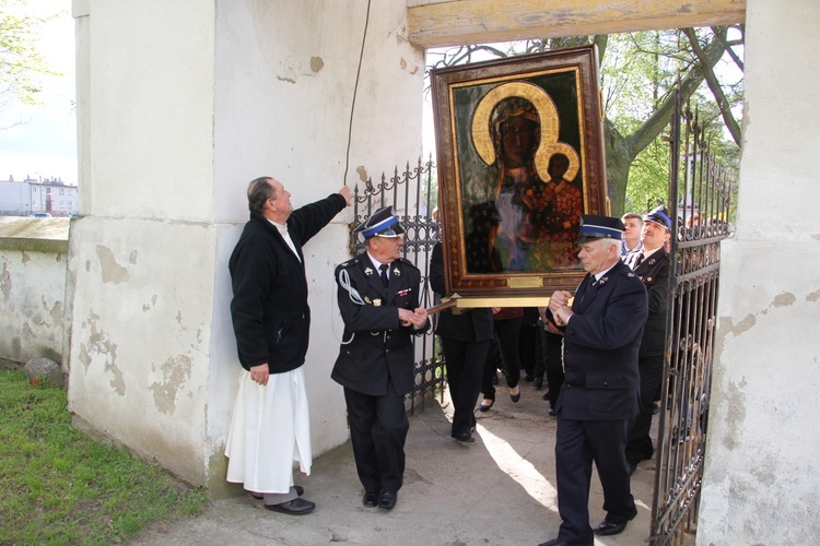 Powitanie ikony MB Częstochowskiej w Dzierzbicach