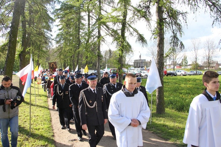 Powitanie ikony MB Częstochowskiej w Dzierzbicach