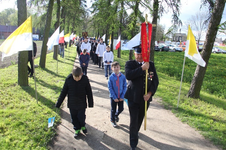 Powitanie ikony MB Częstochowskiej w Dzierzbicach