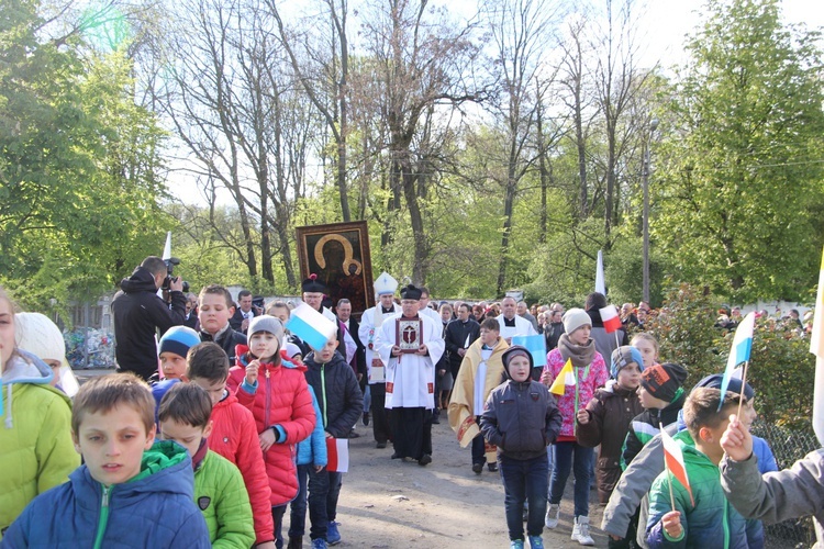 Powitanie ikony MB Częstochowskiej w Dzierzbicach