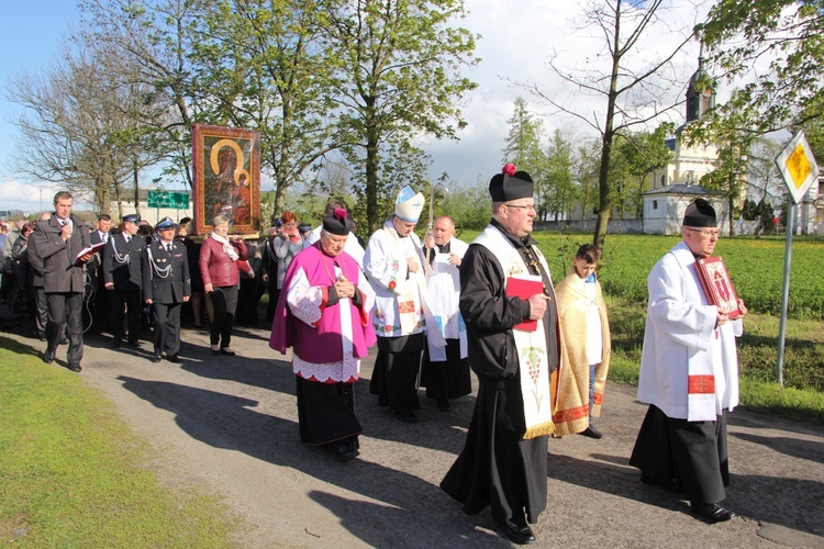 Powitanie ikony MB Częstochowskiej w Dzierzbicach