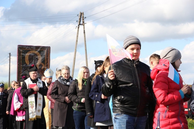 Powitanie ikony MB Częstochowskiej w Dzierzbicach