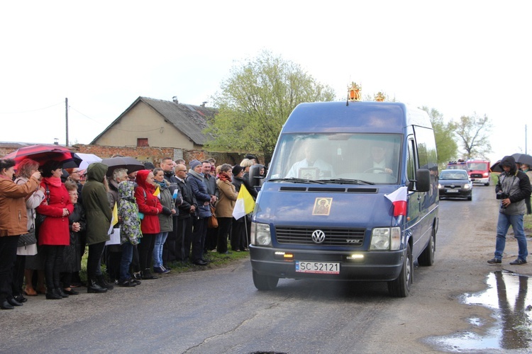 Powitanie ikony MB Częstochowskiej w Dzierzbicach