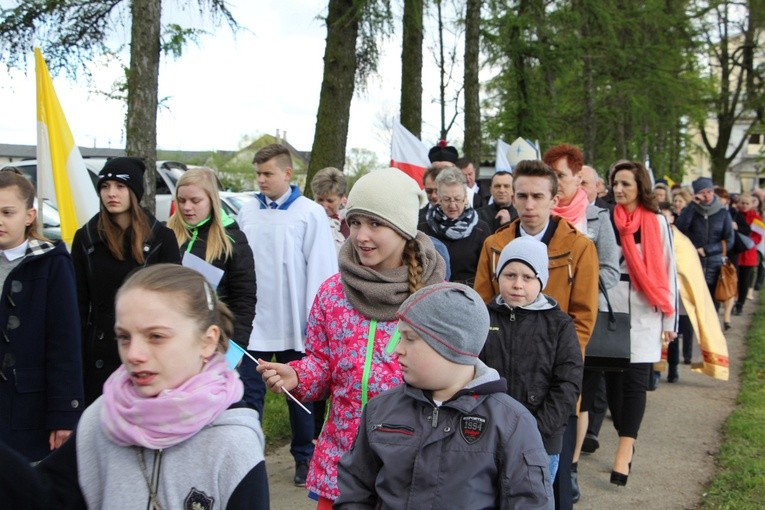 Powitanie ikony MB Częstochowskiej w Dzierzbicach